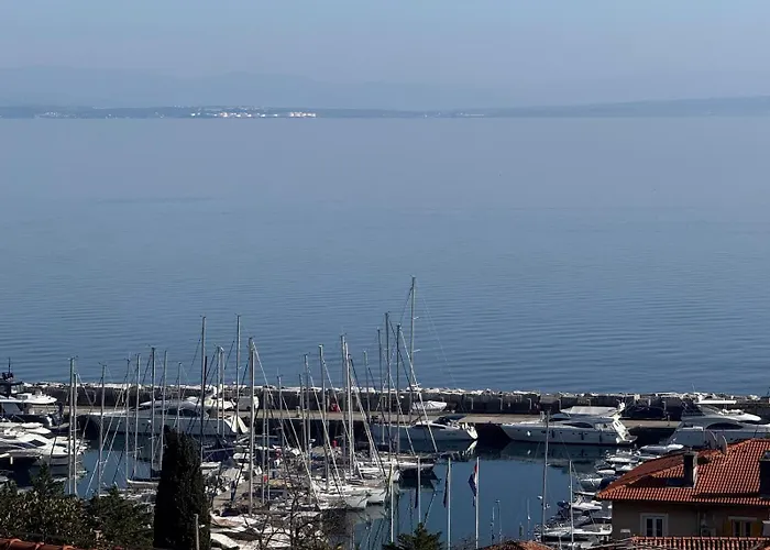 With Pool And Garage 100m From The Sea In Calista Apartment Ičići
