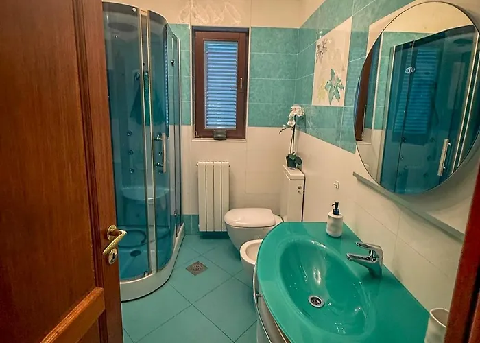 With Pool And Garage 100m From The Sea In Calista Daire *