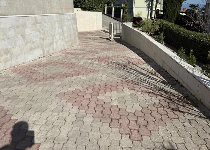 With Pool And Garage 100m From The Sea In Calista Ičići