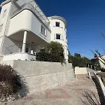 With Pool And Garage 100m From The Sea In Calista