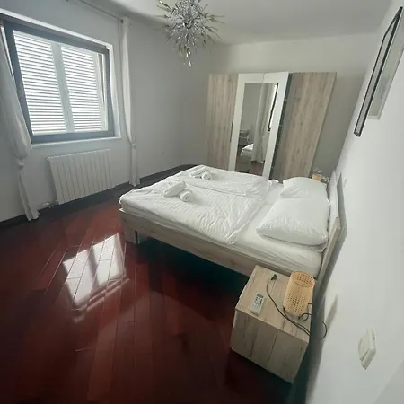 דירה With Pool And Garage 100m From The Sea In Calista Ičići