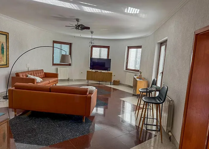 With Pool And Garage 100m From The Sea In Calista Apartamento Ičići